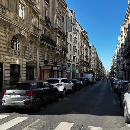 Pretty Montmartre Paris Exterior foto